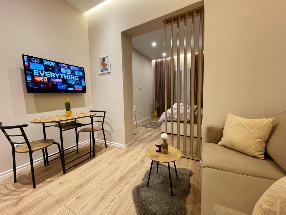 Aj Apartments, Hidden Gem In The Heart Of 地拉那 外观 照片